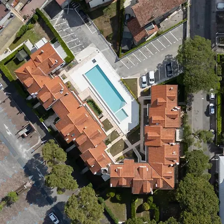 Pool Near Piazza Mazzini And Lido di Jesolo