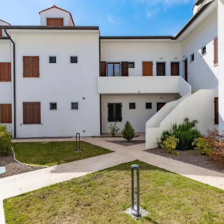 Apartament Pool Near Piazza Mazzini And